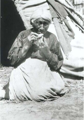 chipewyan_woman_lac_la_hachi_bank